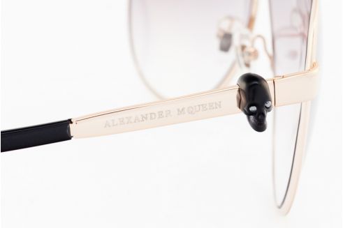 McQueen 6784